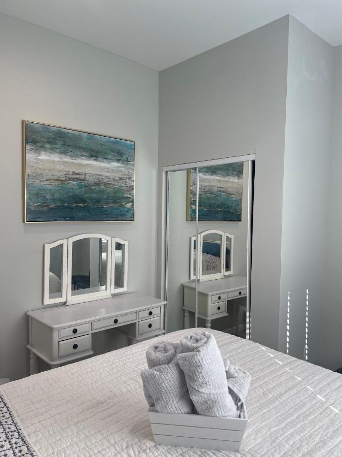 Nuys Luxury, Near To Universal Studios, And Hollywood Los Angeles