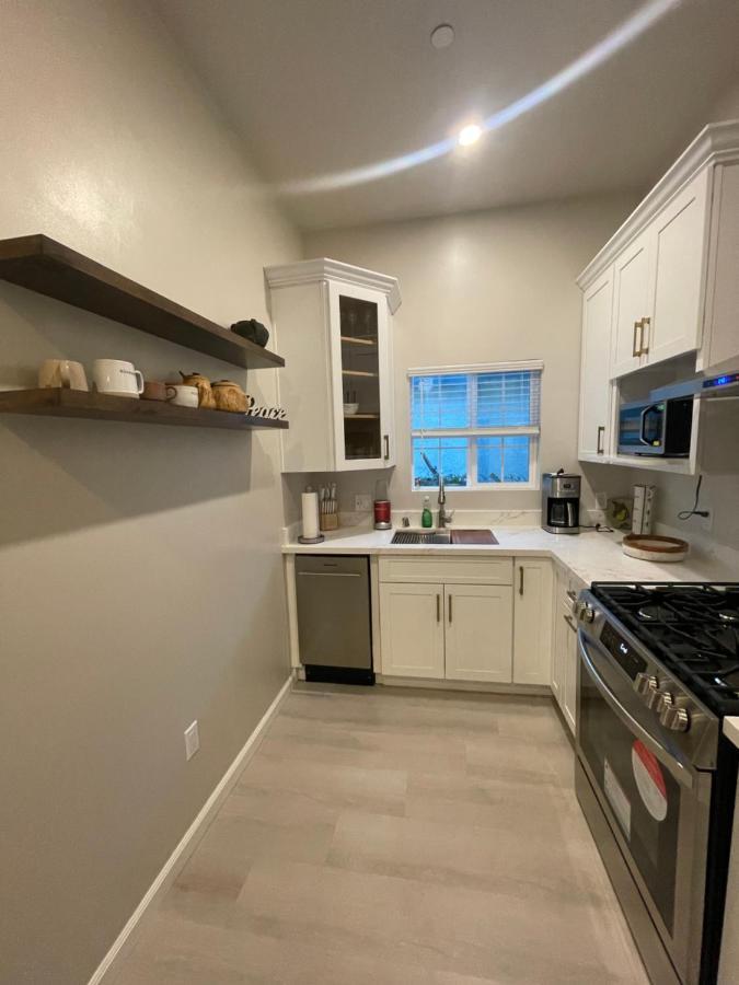 Nuys Luxury, Near To Universal Studios, And Hollywood