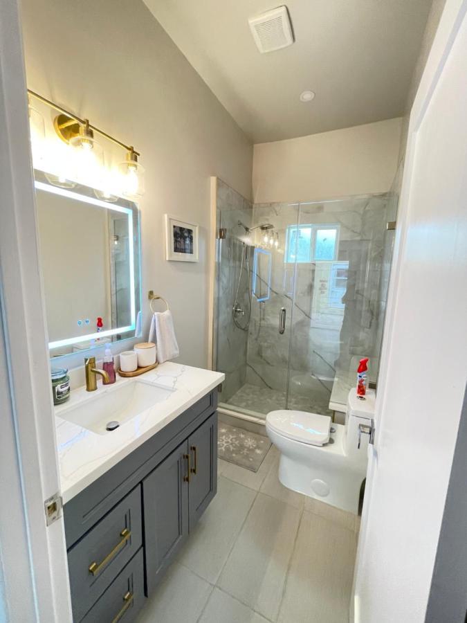 Nuys Luxury, Near To Universal Studios, And Hollywood